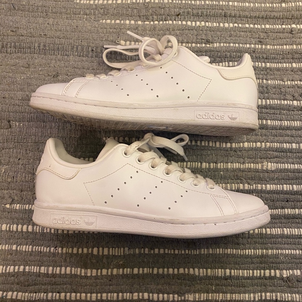 Adidas Stan Smith Sneakers. All White. M5.5/W7.5